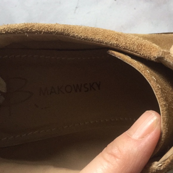 B . Makowsky Sneakers - Picture 6 of 7